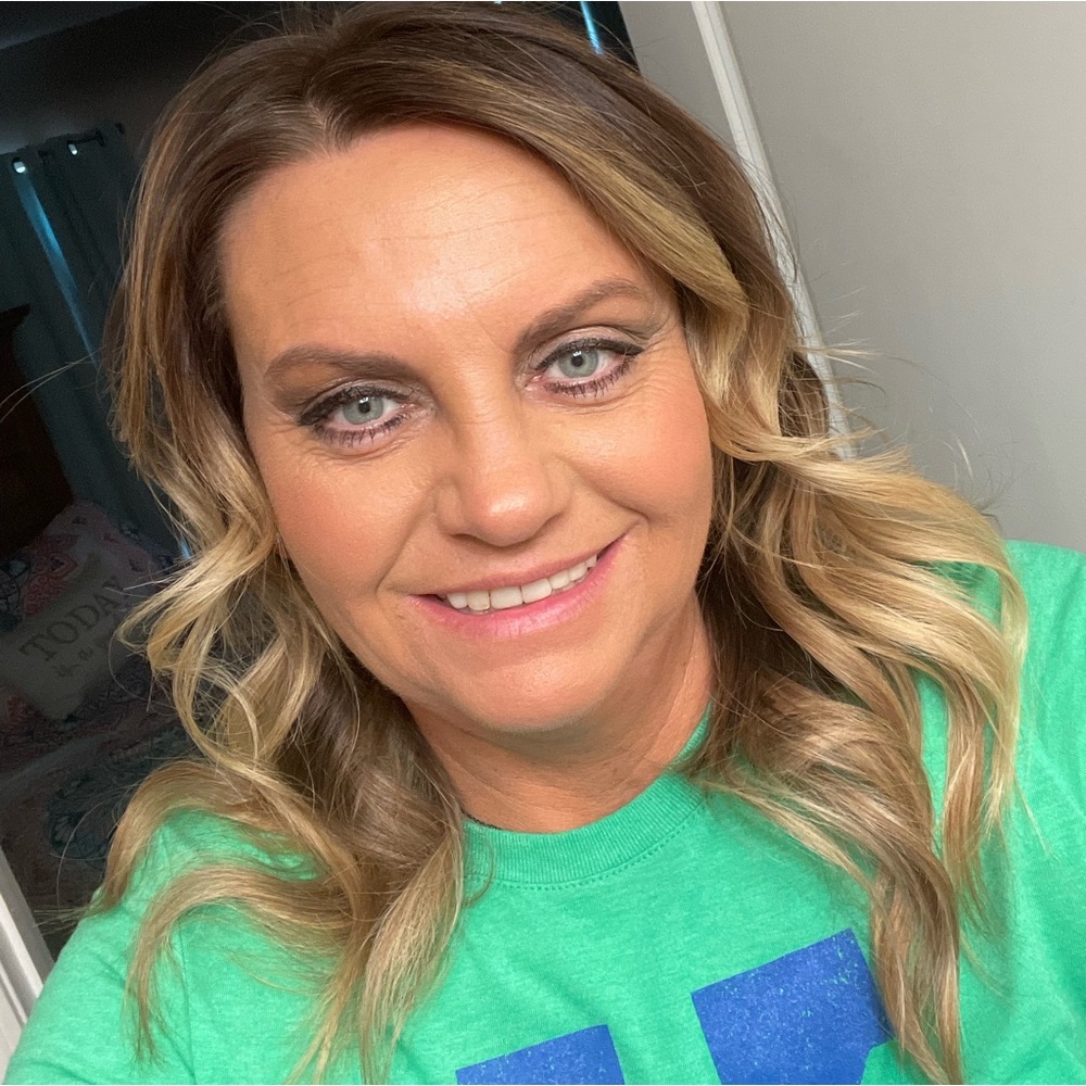 Meet your Posher, Crystal